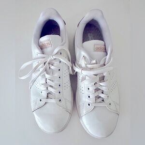 Women’s Adidas Leather Advantage Sneaker 8.5 white/bronze metallic